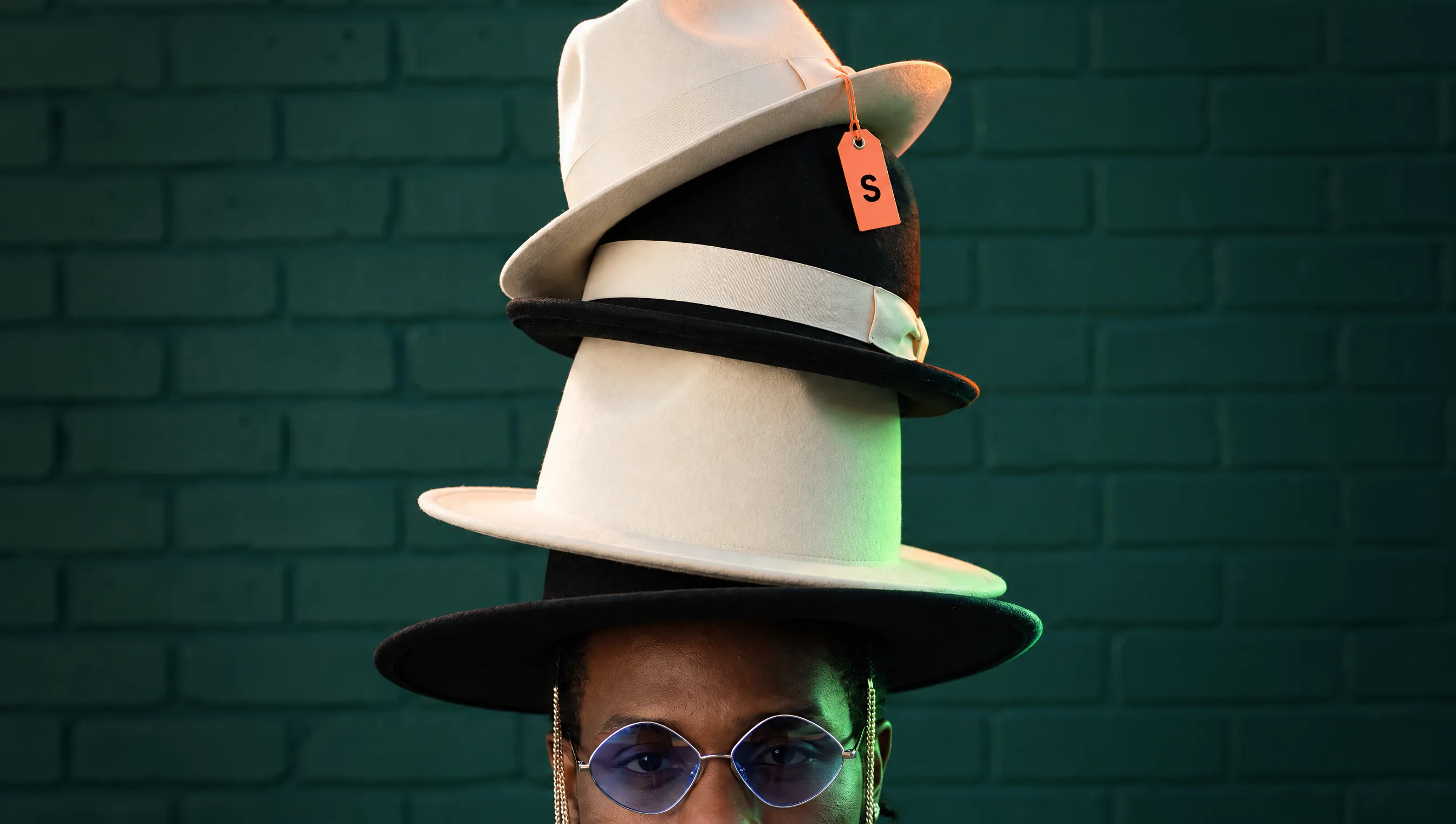Cómo añadir tablas de tallas emergentes para sombreros en Shopify